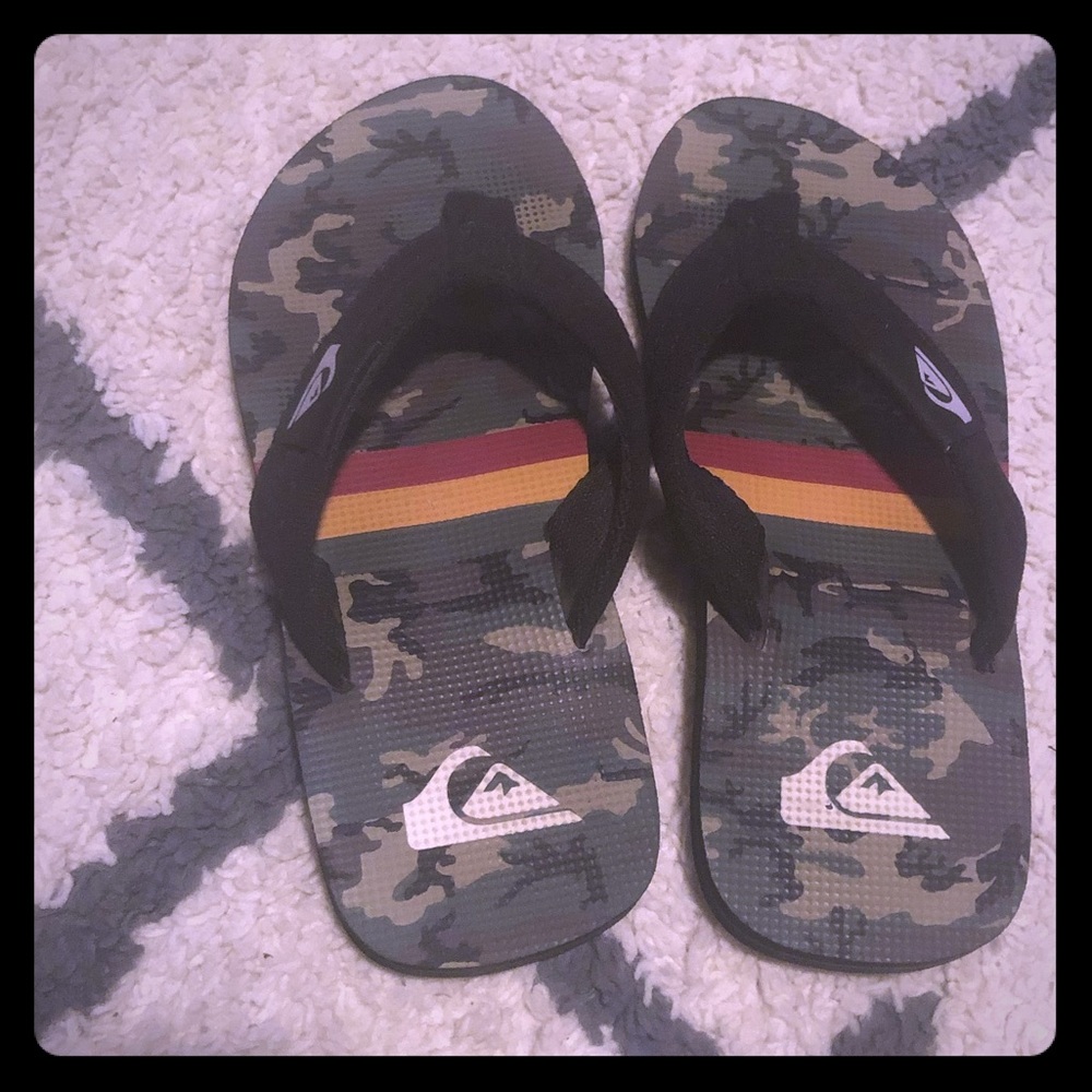 Boys flip flops